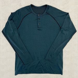 Lululemon Mens Three Button Henley long sleeve. Size Medium. Deep Teal w/ Black.